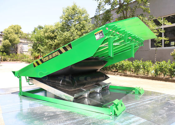 외부 안전 및 내구성 25000LBS 용량 에어백 도크 레벨러 로딩 및 배하